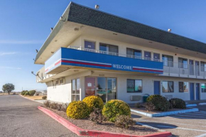 Hotels in Luna